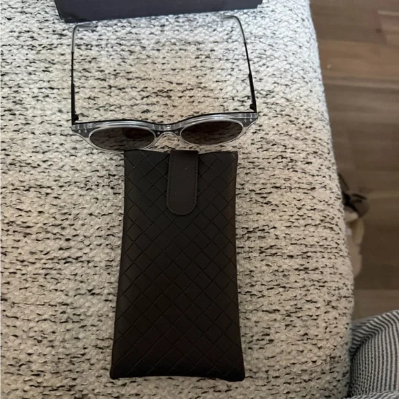 Bottega Veneta Gray Sunglasses - Picture 5 of 16